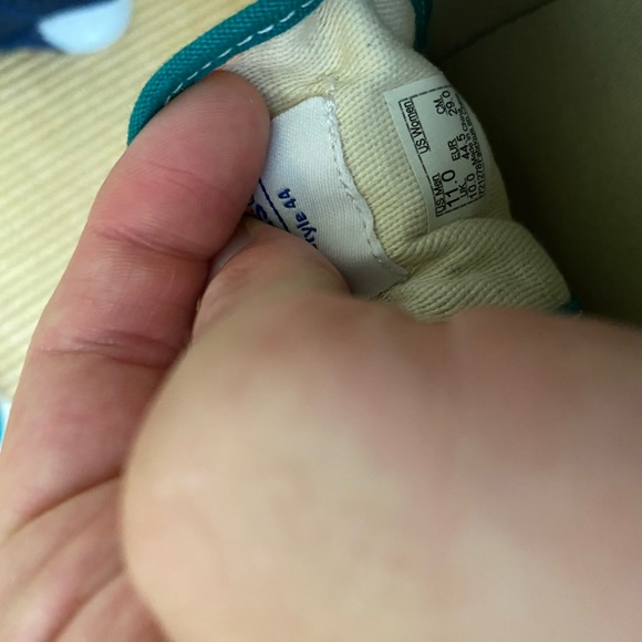 Vans - Picture 4 of 4